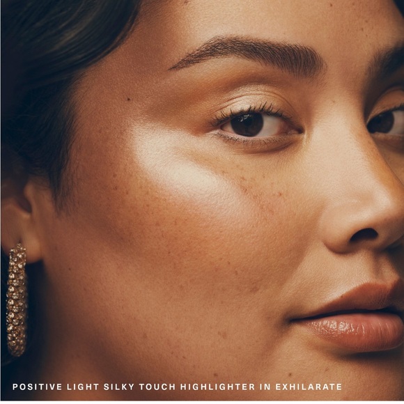 LAST ONE💕 Rare Beauty Positive Light Silky Touch Highlighter Exhilarate - Picture 7 of 10